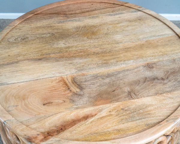 थंबनेल: Wooden Coffee Table