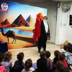 תמונה מתוך ההצגה מעבדות לחירות