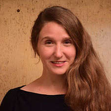 תמונה של שולמית שפרבר מטפלת