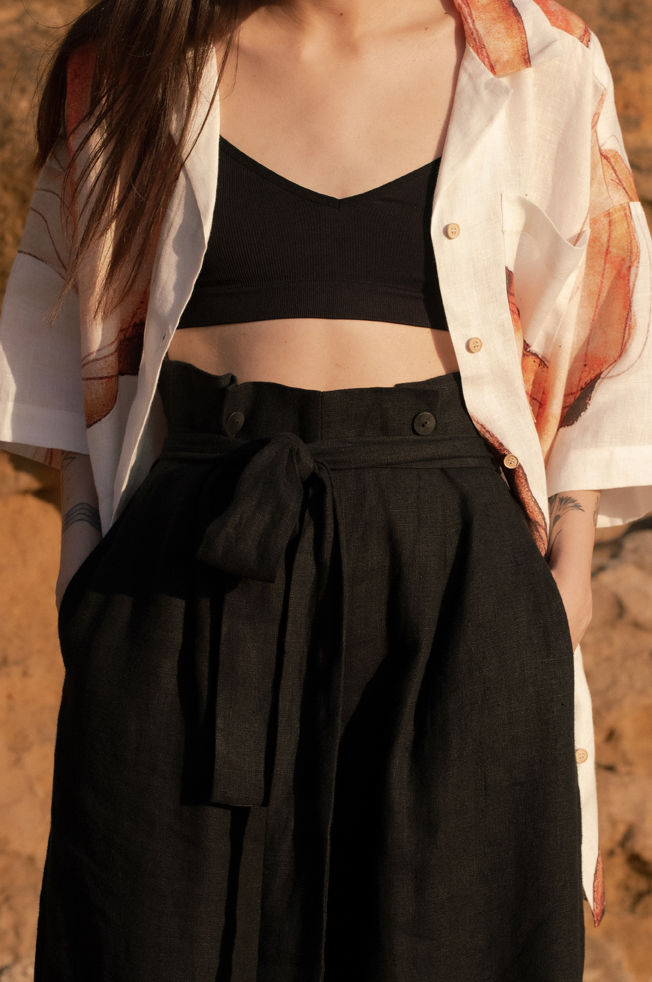 Thumbnail: Maé | chemise longue | toile fine | She's beginning