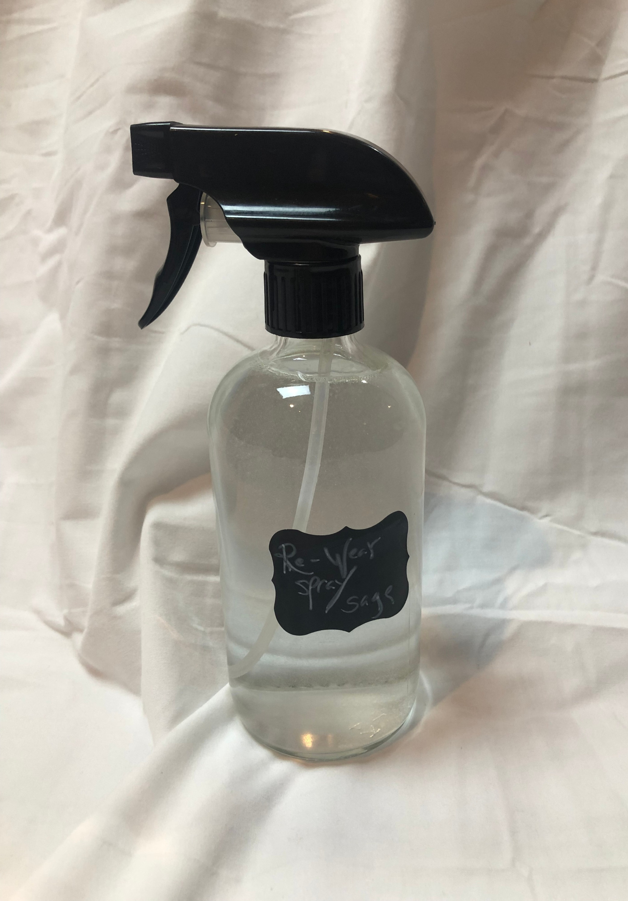hEarth handmade Re-wear Spray in a glass spray bottle; lavendar or bergamomot