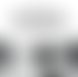 Nesta prece, Senhor, venho te oferecer,  o crepitar da chama, a certeza de dar!   1. Eu te ofereço o sol que brilha forte,  te ofereço a dor do meu irmão.  A fé na esperança, e o meu amor!