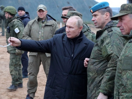 Russian soldiers swam naked across river fleeing city of Kherson