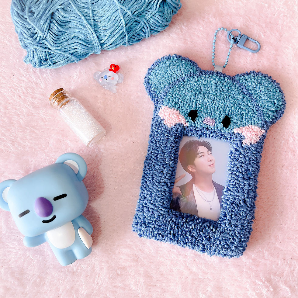 Miniatura: Punch Needle Photocard Holder: BT21