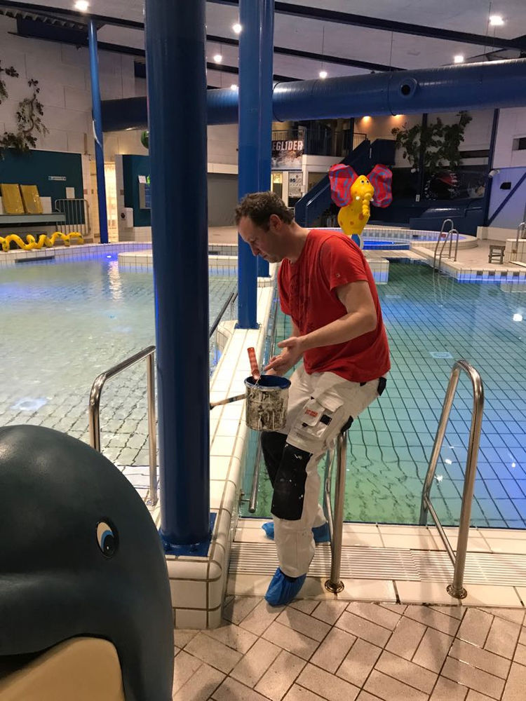 Binnen schilderwerk Zwembad de Bongerd in Wageningen
