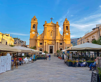 Duomo Maria Ss. Delle Grazie - Piazza del Duomo - Love Terrasini_6653.JPG