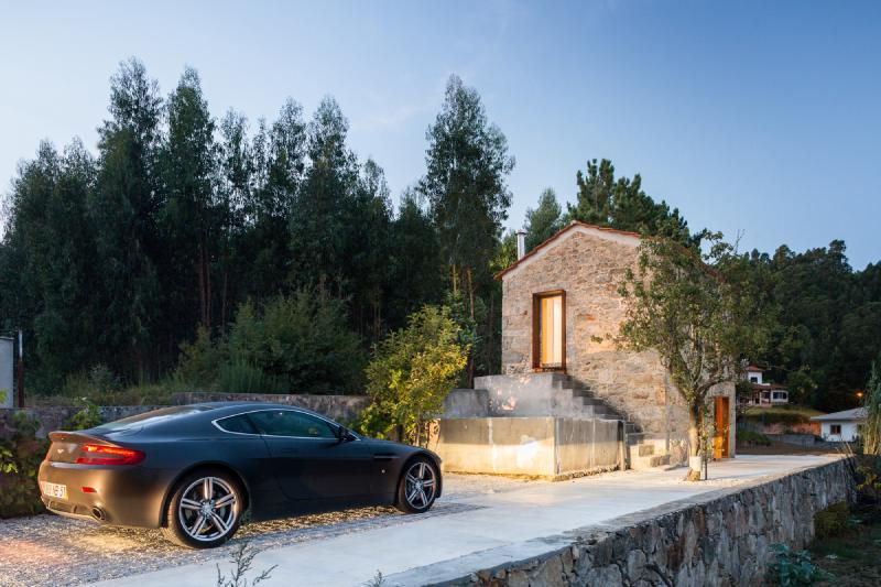 321.SH House by Paulo Martins ARQ&DESIGN-ITS – Ivo Tavares Studio (4).jpg