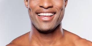 Dentes Manchados ou Descoloridos? Recupere o Brilho do seu Sorriso!