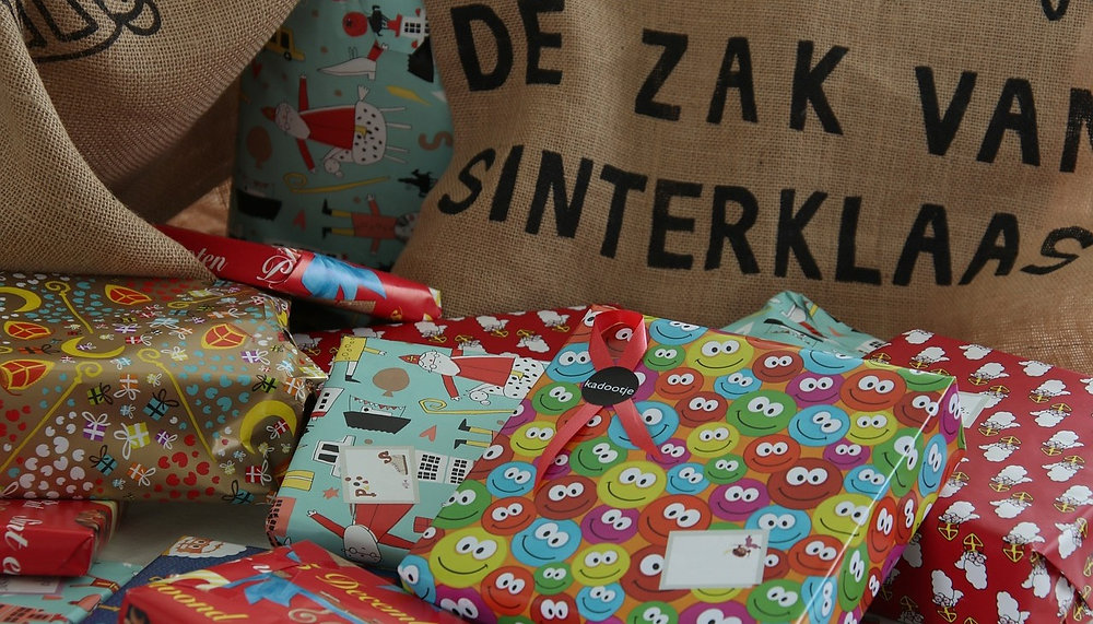 Overladen met cadeaus: de 4-cadeautjes-regel tijdens de feestdagen