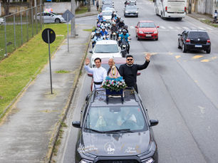 Cerca de 600 carros participam da 19ª Procissão Motorizada
