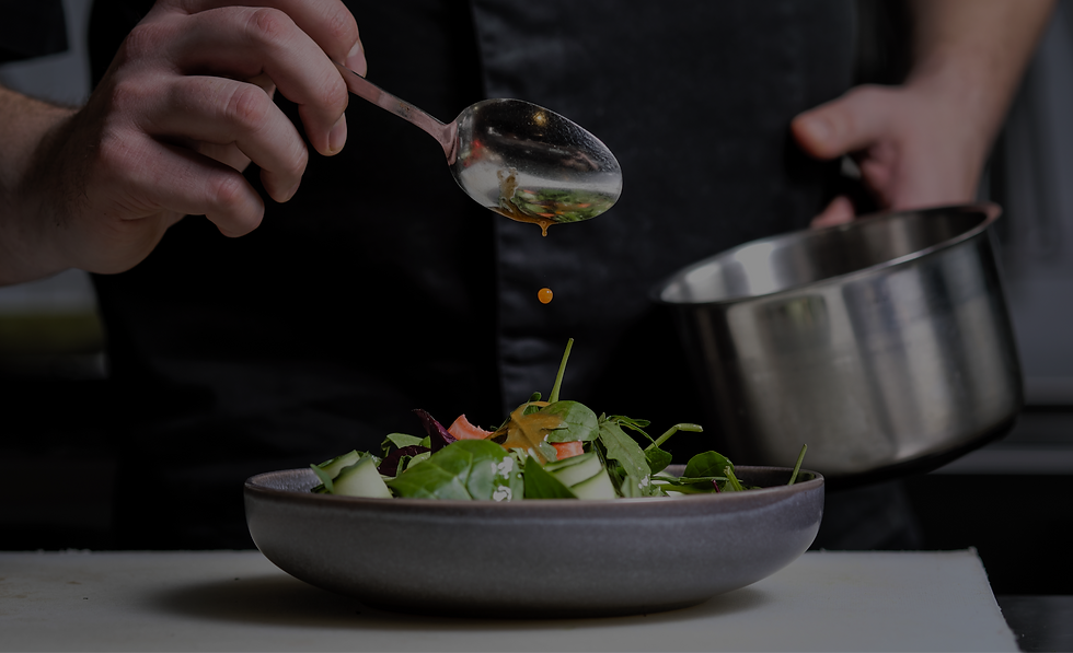 A%2520Man%2520Preparing%2520a%2520Salad_edited_edited.png