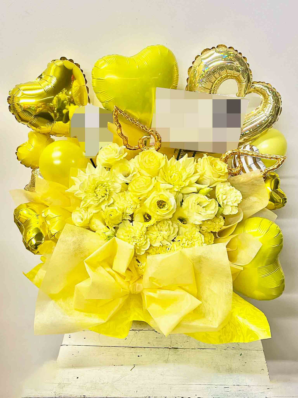 サムネイル： リボンつきバルーン入りアレンジメント