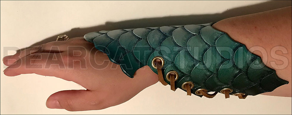 Thumbnail: Mermaid Bracers