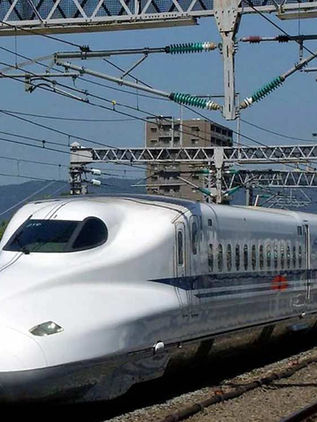 RMK13 dijangka hidupkan semula projek mega seperti MRT3 dan HSR KL–Singapura, fokus kepada mengurangkan jurang luar bandar-bandar, dijadualkan dibentang pada 31 Julai