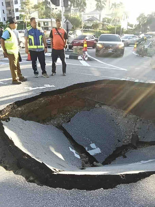 Pembaikan paip IWK siap, Jalan Sungai Ara masih ditutup