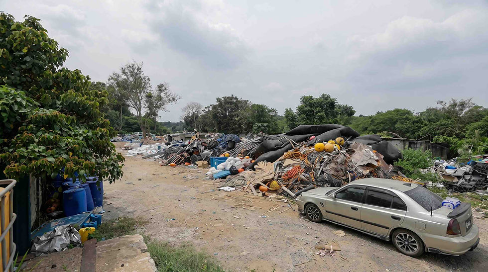 Pasukan khas siasat dakwaan pembuangan sisa binaan Singapura di Pontian, Johor