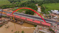 Jambatan Sungai Paku gerbang keluli sepanjang 100 meter di Spaoh, Sarawak yang meningkatkan hubungan pengangkutan antara Betong dan Spaoh.