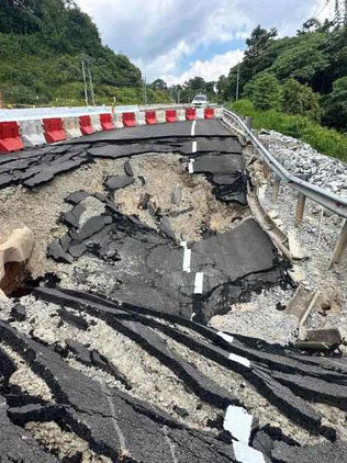 JKR Kelantan: Lubang benam di KM78 Jalan Gua Musang - Lojing berpunca daripada aliran air bawah tanah