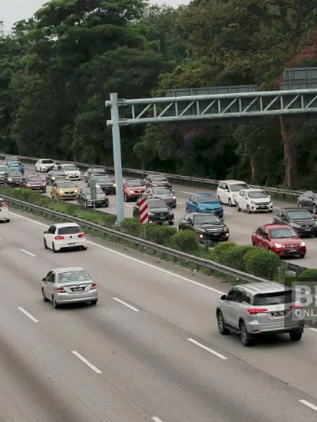 PLUS nasihat orang awam tidak ambil risiko alih objek di lebuhraya