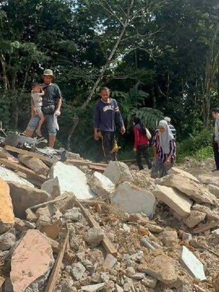 Penduduk menunggu pampasan (ex gratia) projek Lingkaran Tengah Utama (LTU) Gua Musang