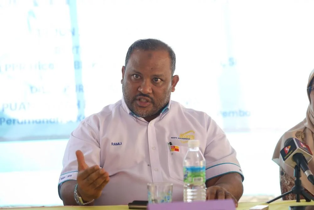KDEBWM buka pusat kitar semula galak penduduk asing sampah