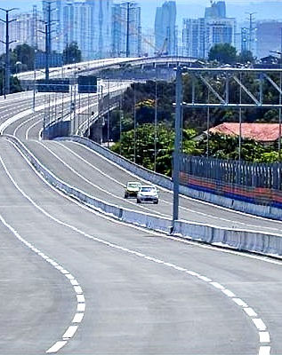 Penutup botol plastik, serbuk getah daripada tayar terpakai jadi bahan bina jalan raya