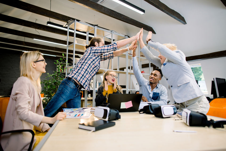 Mais do que Uma Equipa: Como o Trabalho em Conjunto Fortalece Pessoas, Cultura e Resultados