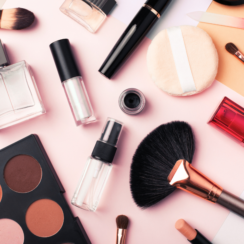 What to Bring to Your Makeup Class