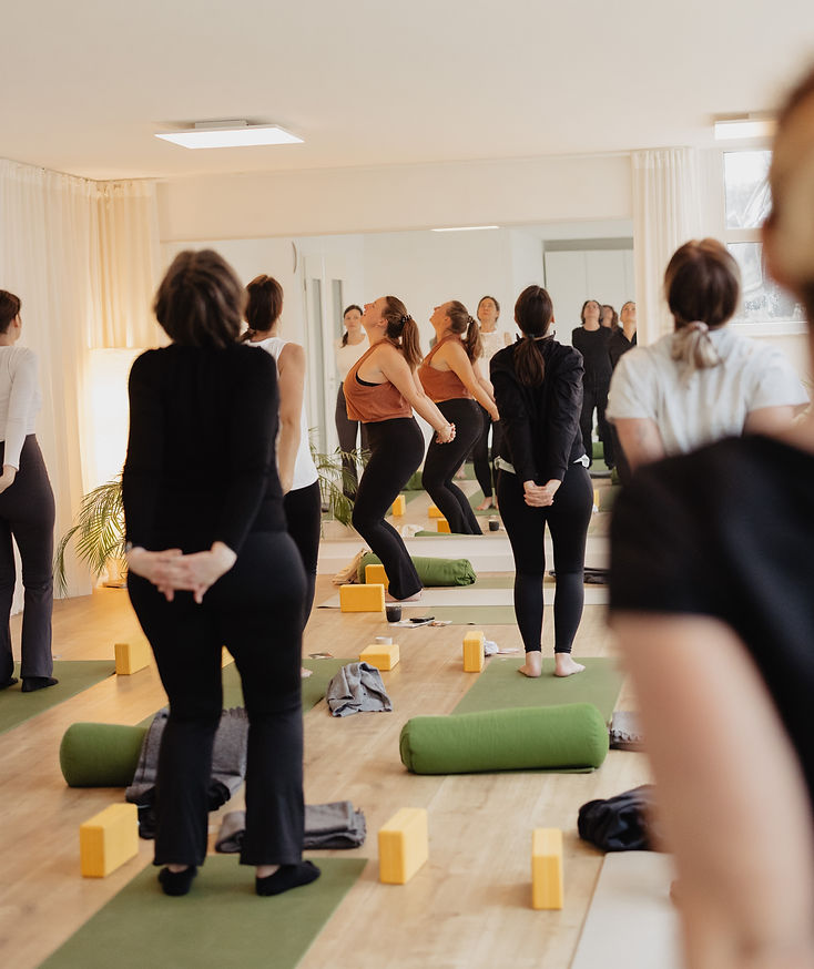 20260130_Sabrina_YOGA-31_edited.jpg