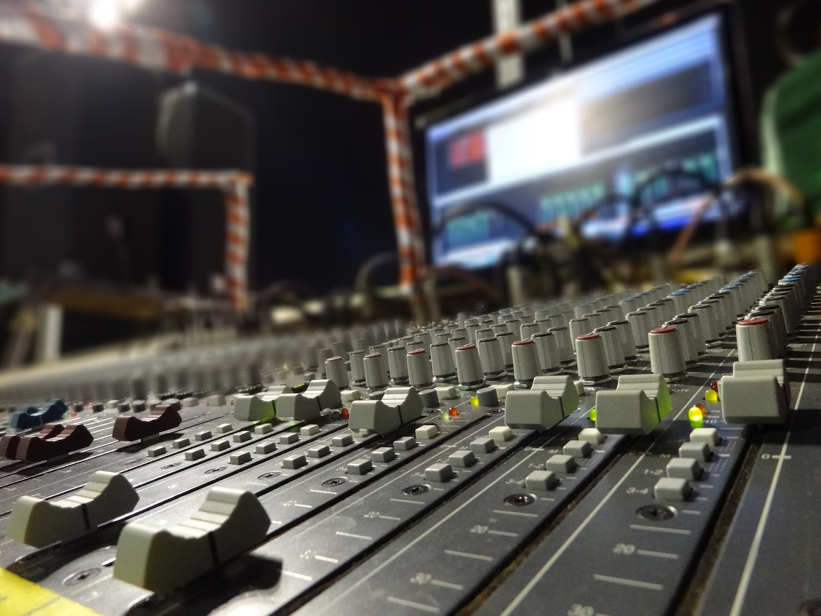 Lights on Rent LED Light Rental Serial Set Lights for rent near me