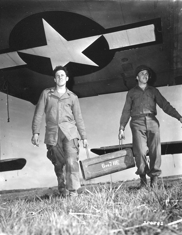256582 Varsity, Loading Glider