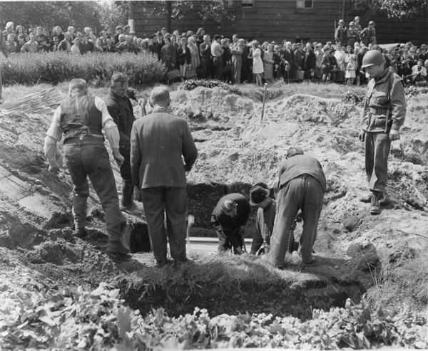 264836 Duisburg Burial