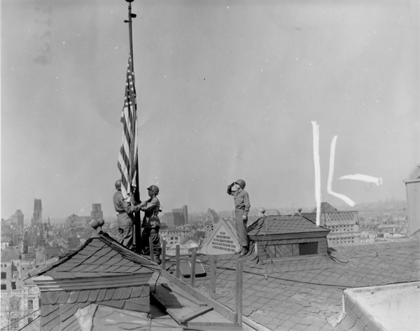 204680 194th Duisberg, Flag Raising