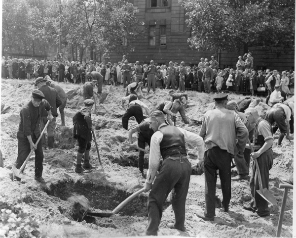 264835 Duisburg Burial