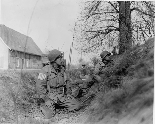 204782 Soldiers-in-Ditch