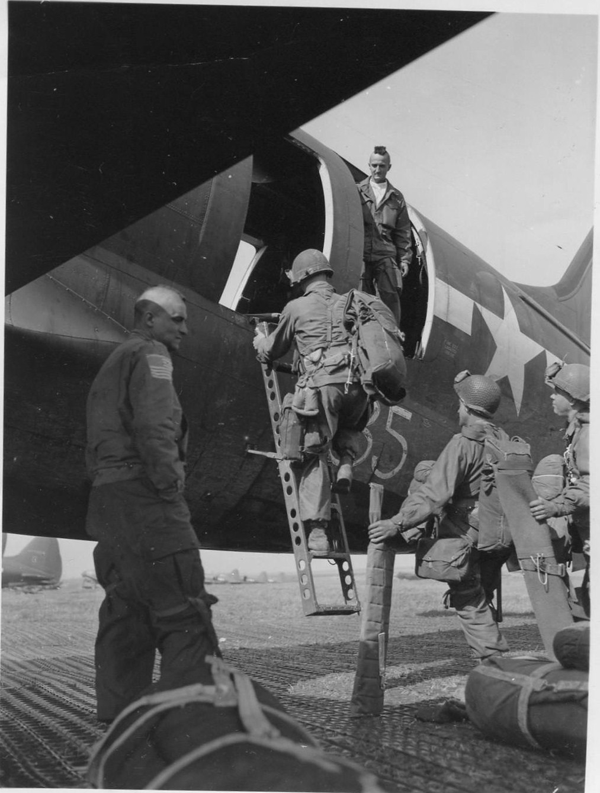 253920 Varsity, loading-on-C46