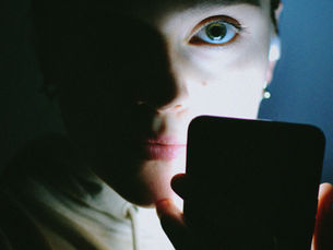 Your Screen Is Ageing Your Skin: The Blue Light Pigmentation Truth No One Is Talking About
