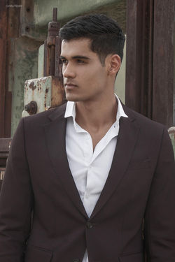 Adrian(31)