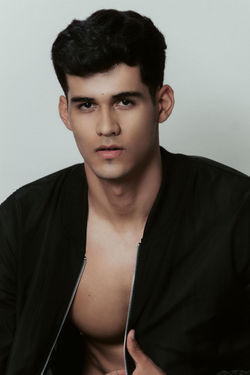 Adrian(56)