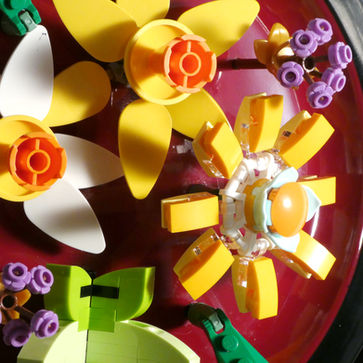 Melamine plates, Lego flowers
270 x 100 mm
$350