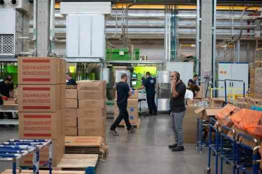 Manfaat ERP dan IoT Pabrik