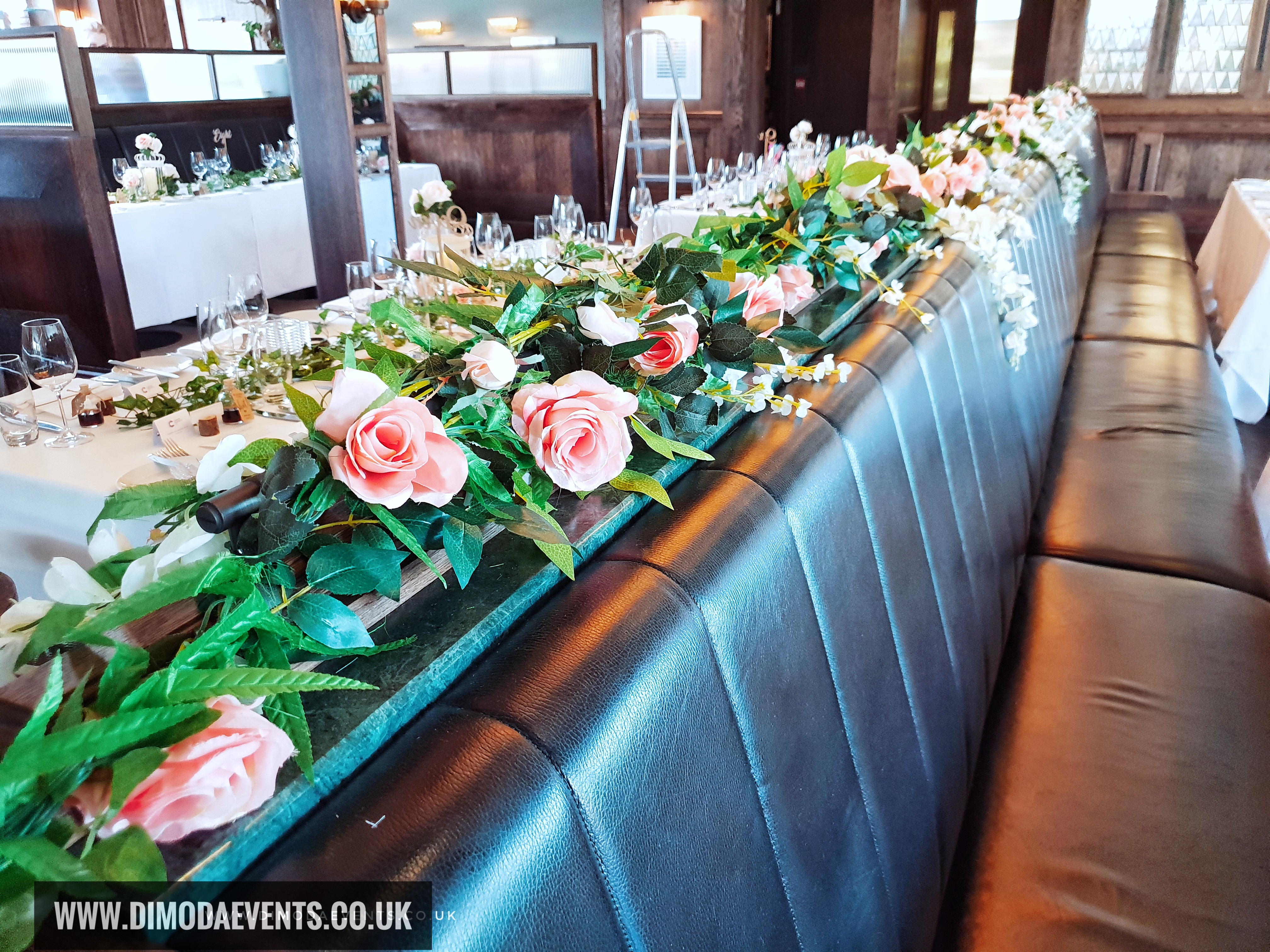 Pink/ Ivy Garland Runner