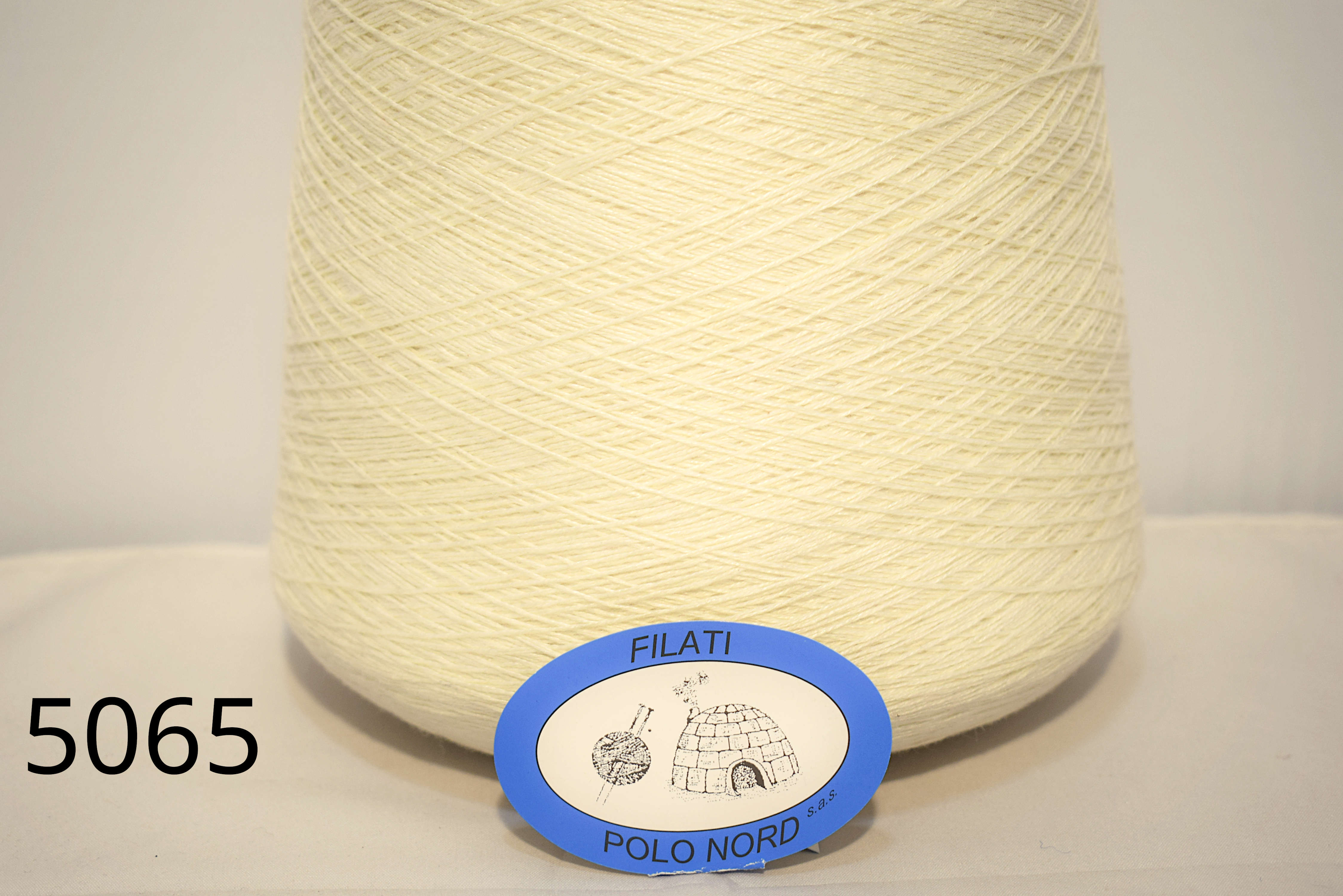 50%cashmere, 50%seta Flan parisien 5065 Nm 2/2/27 100 grammi