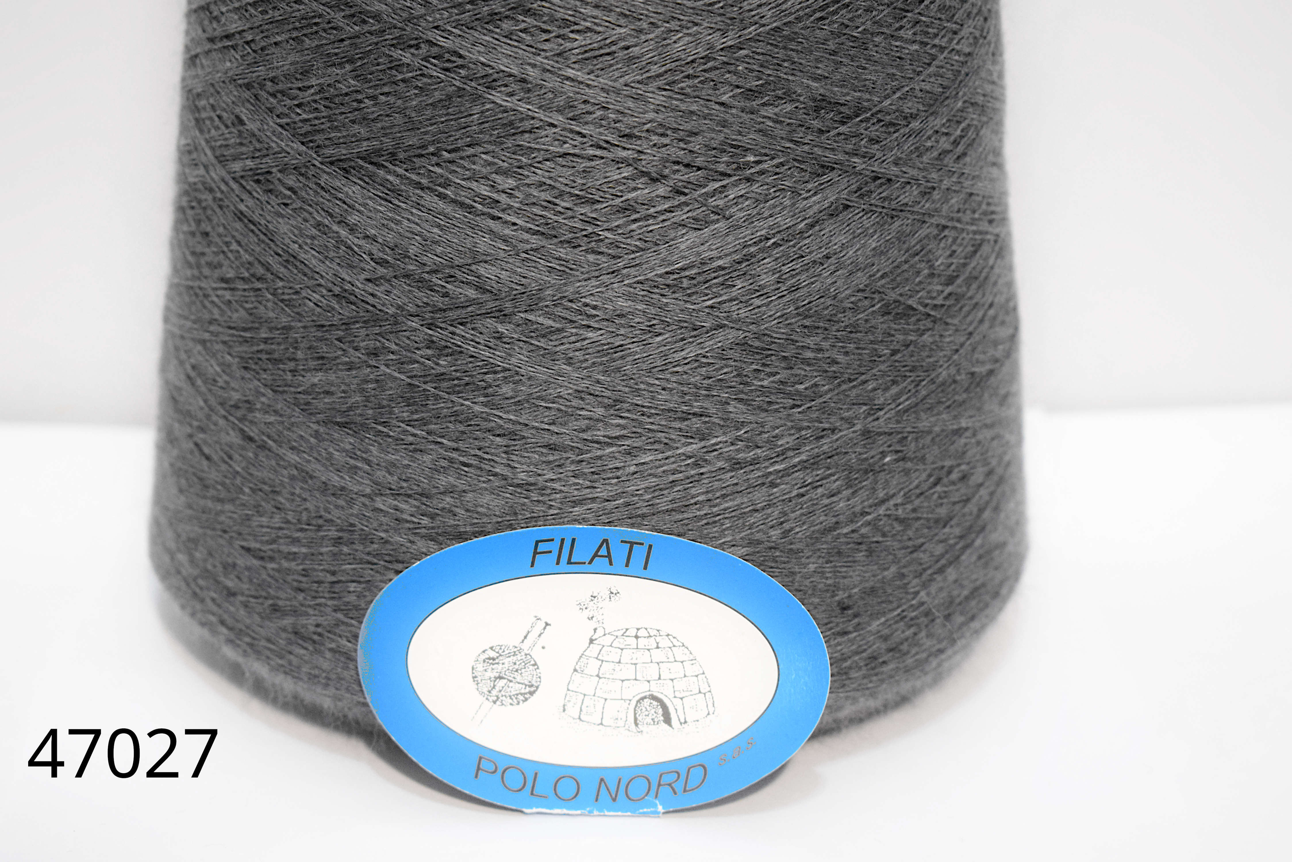 85%lana, 15%cashmere Grigio 47027 Nm 2/25 100 grammi