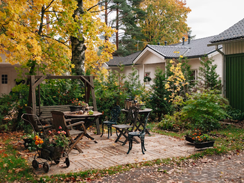 Creating Creative Backyards for Music & Hosting