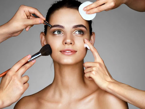 12 Grooming Tweaks Artists Use to Stay Camera-Ready