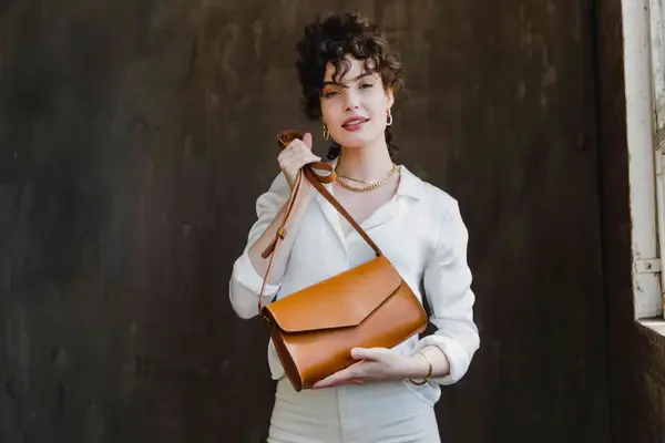 What Are the Best Leathercraft Projects You Can Create with Vegetable-Tanned Leather?