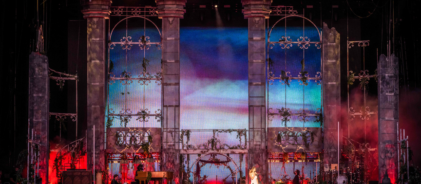 The Impact of Motion Graphics on Live Music Performances