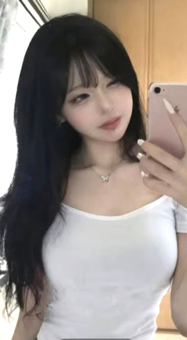 Adorable doll-faced beauty with a soft and graceful charm 🌸