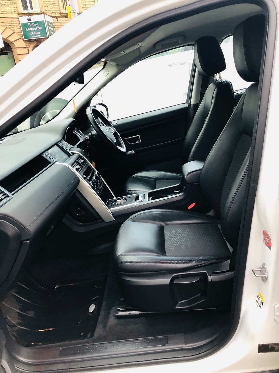 Thumbnail: Landrover Discovery Sport 2.0 TD4